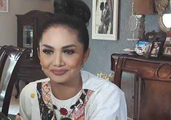 Mau Nangis, Krisdayanti Curhat Sulitnya Dinner dan Liburan Bareng Aurel dan Azriel Hermansyah