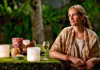 Hari Batik Nasional, 4 Artis Hollywood Ini Bangga Kenakan Busana Batik, Nomor 3 Pernah Syuting di Indonesia loh!