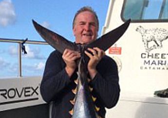 Hanya Karena Ikan, Kapal Ini Terseret hingga 4 Km, Saat Diangkut Naik Mereka Kaget, Ternyata Bukan Hewan Biasa, Lihat Videonya 