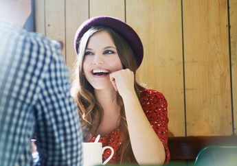 Waduh, Ternyata Kamu Bisa Jatuh Cinta Hanya Karena Hal Sepele Ini! Kok Bisa ya?