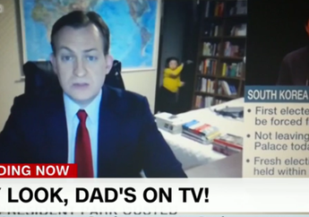 Videonya Viral, Ini Alasan Anak Robert Kelly Bebas Keluar Masuk Ruang Kerja Ayahnya