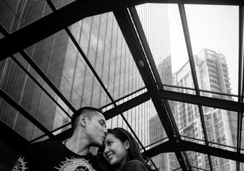 FOTO : Andrea DIan Tampil Seksi Bersama Ganindra Bimo