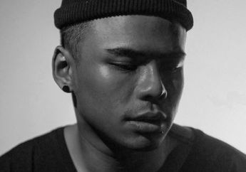 Punya Rambut Gimbal, Teza Sumendra Malah Makin Seksi! Lihat Yuk Perubahannya