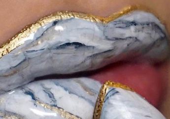 Tren di Tahun 2017, Lipstik Motif Marmer yang Unik Banget, Siap Mencoba?