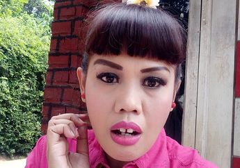 Posting Bareng Lelaki Ganteng ini, Elly Sugigi Gagal Move On?