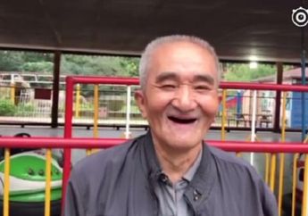 Masa Kecil Kurang Bahagia, Kakek Ini Masih Suka Bermain Permainan Anak Kecil Lihat Videonya