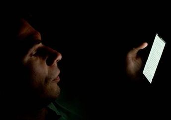 Jangan Lagi Tonton Film Begituan Lewat HP, Ada Bahaya Tersembuyi, Bisa Bikin Malu Saat Sudah Kerja