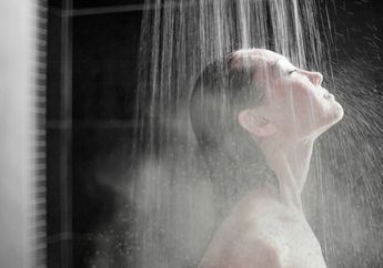 Pulang Kerja Larut Malam, Sebaiknya Mandi Atau Tidak, Ini Fakta Kesehatan Mandi Malam