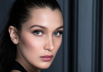 Bella Hadid's beauty look : Strong eyes look!