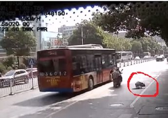 Miris, Kepedulian Kian Langka! Kakek Ini Hampir Tertabrak Bus dan Tak Ada yang Menolongnya