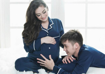 Setianya Stefan William Temani Celine Evangelista Saat Melahirkan