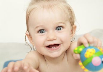 Tips Mandi Aman Untuk Bayi Berumur 12 Sampai 24 Bulan, Jangan Asal ya 