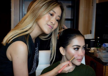 Sekilas Hampir Mirip, Ternyata Ini Perbedaan Produk Makeup Oily Free dan Waterproof yang Perlu Kamu Tahu