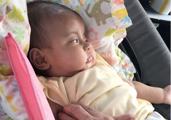 Ya Ampun, Penyebab Katarak Anak Asri Welas Ini Mengejutkan!