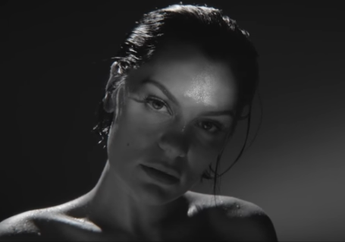 Tak Tanggung-Tanggung Jessie J kembali Luncurkan Single 'Think About That'