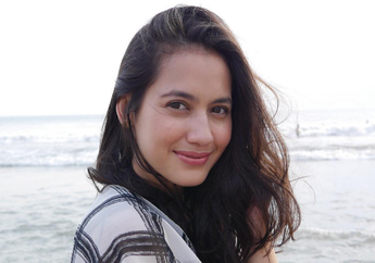 Pevita Pearce Minta Maaf 3 Kali Usai Mengunggah Foto Soekarno dan Dewi Telanjang