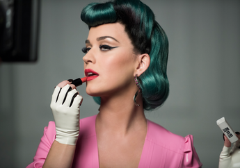 Warna Lipstikmu Tidak Tahan Lama? Ternyata Ini 5 Penyebab yang Sering Kamu Lakukan Saat Mengaplikasikannya