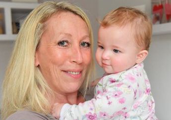 Sempat Dinyatakan Menopause, 7 Tahun Kemudian Wanita Ini Lahirkan Bayi Lucu!