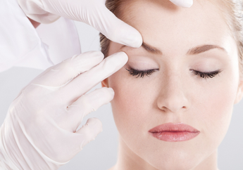 Meski Terkesan Aman, Efek Samping Tren Kecantikan Operasi Kelopak Mata Blepharoplasty Juga Nggak Main-main loh!