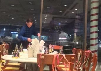 Pria Ini Merayakan Ulang Tahunnya yang Ke 61, Namun Tidak Ada Tamu yang Datang, Sampai Pria Ini Menangis Begini Reaksi Pengunjung Restoran