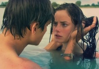 4 Alasan Kenapa Kamu Tidak Boleh Bercinta di Kolam Renang