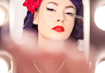 Akan Segera Menikah dengan Derby Romero, yuk Intip Makeup Nyentrik Claudia Adinda