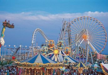 Ngeri! Wahana Bermain Mendadak Runtuh Saat Berputar