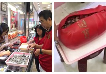 Pegawai Toko Terkejut! Pembeli Bawa Ratusan Koin Untuk Beli Barang Ini, Netizen Iri!