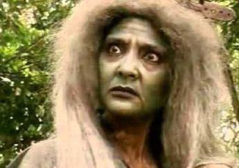 Siapa Sangka, Mak Lampir Misteri Gunung Merapi Punya Cucu yang Cantik Banget!