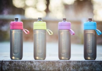 Jarang Cuci Botol Minum? Bikin Bakteri Bersarang tuh! Ini Cara Mudah Membersihkannya