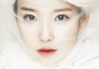 Dijamin Makin Dilirik, Yuk Ikuti Tren Lipstik Kekinian ala Korea Ini