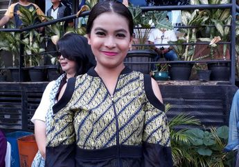 Mahasiswi Cantik Ini Jadi Model Vertical Catwalk Tertinggi Pertama di Indonesia, Begini Perasaaanya