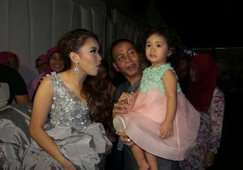 Duh, Ayah Ayu Ting Ting Sindir Nagita Slavina Lewat Lagu 'Suamiku Kawin Lagi'!