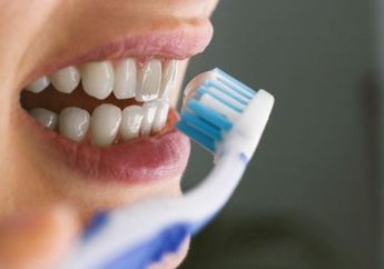 Bahan Rumahan Ini Bisa Bersihkan Gigi dan Mulut Secara Alami, Masa sih?