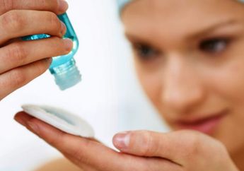 Ternyata Nggak Cuma Buat Bayi, Baby Oil Juga Punya Banyak Manfaat Untuk Kecantikan loh!