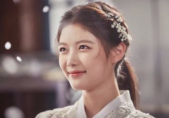 Cie, Kim Yoo Jung Rayakan Setahun Drama Moonlight Drawn By Clouds Bersama Orang-orang Ini