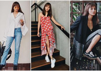 Cuma Modal Sneakers, Gaya Santai Kasual Artis Ibu Satu Anak Ini Bisa Banget Kamu Contek! 