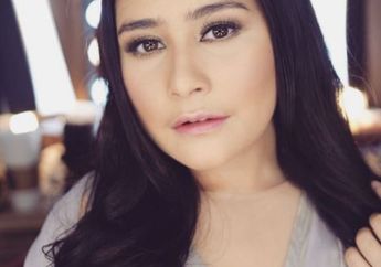 Cantiknya Prilly Latuconsina Pakai Gaun Yang Pamerkan Punggung, Bikin Mata Silau!