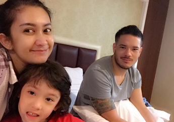 Sama-sama Sibuk, Nafa Urbach dan Zack Lee Tetap Kompak Urus Anak