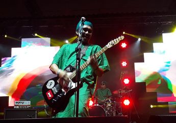 Unik Banget, Rocket Rockers Pakai Baju Pasien di Synchronize Fest 2017