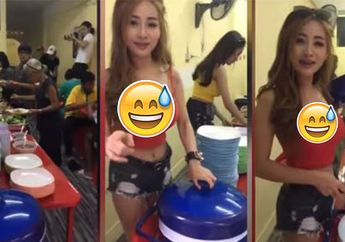Berpakaian Minim, Pelayan Super Seksi di Warung Nasi Kari Ayam ini Bikin Kamu Panas Dingin! Lihat Videonya