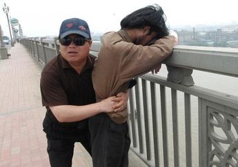 Pria Ini Selamatkan 321 Orang yang Mau Bunuh Diri, Angkanya Terus Bertambah!