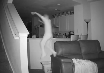 Horor!! Ayah Rekam Kelakuan Anaknya yang Masih Bocah di Ruang Tamu Keluarga, Hasilnya Jadi Ingat Film Paranormal Activity