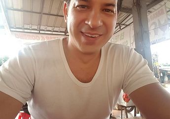 Ternyata Ari Wibowo Berdoa untuk Ahok Yang Divonis 2 Tahun Penjara... Kasihan!