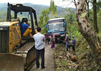 Hii...Serem! Ditumpangi Seseorang Tak Dikenal, Supir Bus Merasa Lewati Jalanan Lebar Nan Mulus..Padahal