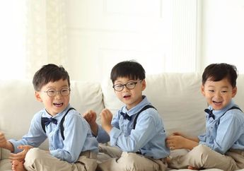 Gemeeeesss Banget! Ini Dia Tampilan Busana ala Song Triplets Saat Menghadiri Busan International Film Festival 2017, Bikin Pengen Cubit