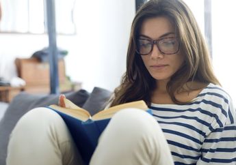 Wanita dengan Mata Minus Nggak Bisa Melahirkan Secara Normal, Mitos atau Fakta ya?