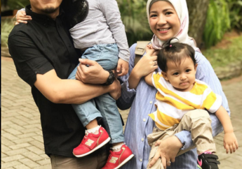 Video Saat Desta Clubeighties Pertama Kali Punya Anak Bikin Terharu!