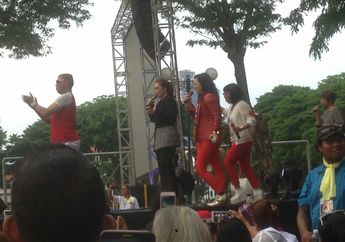 Lupakan Masalah Pedofil dan Perceraian, Nafa Urbach Joget Maumere dan Poco-Poco 