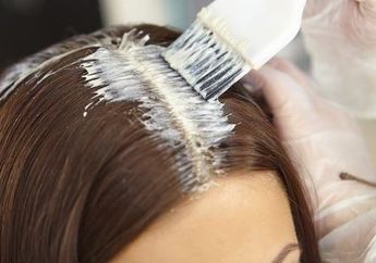 Fakta Mengejutkan Terungkap! Warnai Rambut Bisa Tingkatkan Resiko Kanker Payudara! Benarkah, Ini Penjelasannya!